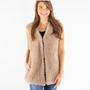 Sherpa Look Vest w/Pockets. Taupe